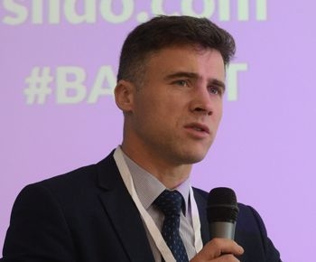 Николай Саванович, заместитель начальника управления конституционного и международного права Национального центра законодательства и правовых исследований Республики Беларусь, кандидат юрид. наук. 05 2 big 1 2 3 4 5 6 7 8 9 10 11 12 13