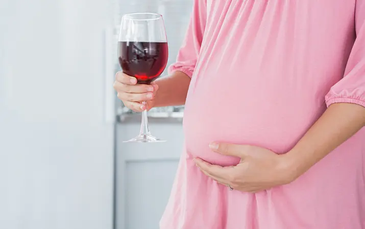 «Пил» в утробе матери?  Вред от алкоголя во время беременности