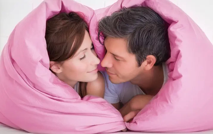 Сон с партнером полезен для здоровья